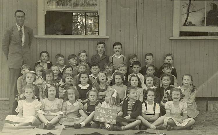 An old class photo at Lugarno Public School.